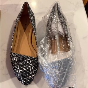 Lucky Brand Black and White Tweed Flats
Never worn. Brand new in box